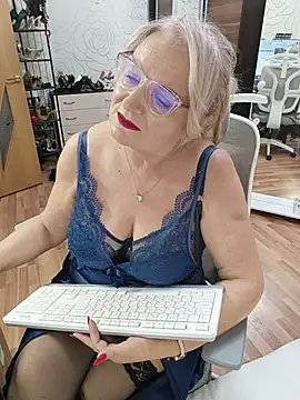 AvrilMillers XXX чат на живо