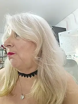 AvrilMillers Chat XXX live