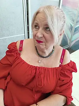 AvrilMillers XXX чат на живо