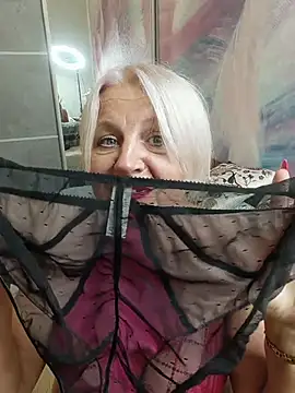 AvrilMillers Adlı Modelin Canlı XXX Sohbeti