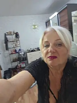 AvrilMillers' Live XXX Chat