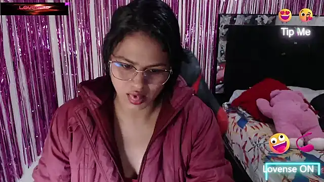 SweetAlmaa Live XXX-Chat