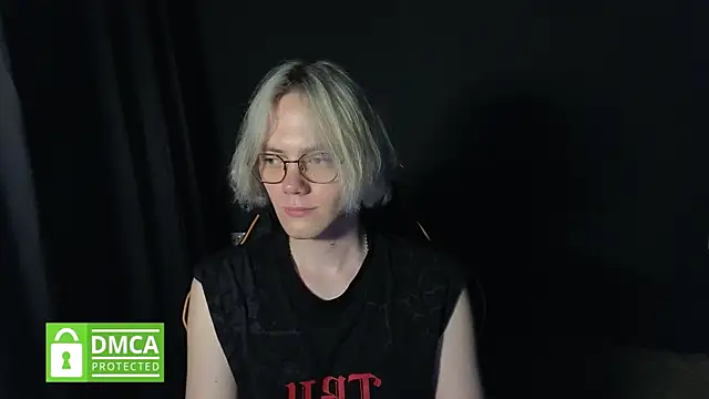 Show modela Keytaro na web-kameri