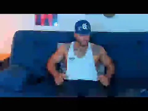 הופעת וובקאם של Junior_Tyson94