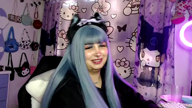 Show de lussyevans24 na webcam