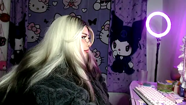 Pertunjukan Kamera Web lussyevans24