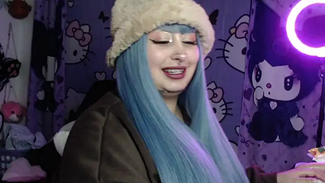 lussyevans24 Show in webcam