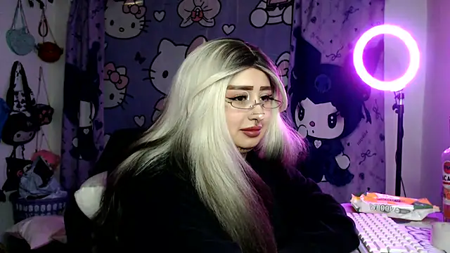 lussyevans24's Live XXX Chat
