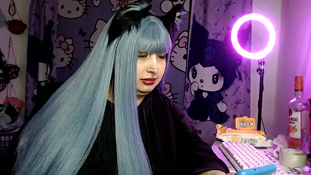lussyevans24 Show in webcam