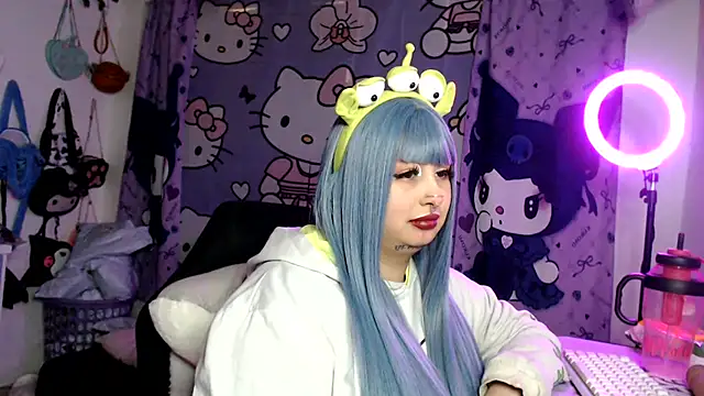 lussyevans24 Show in webcam