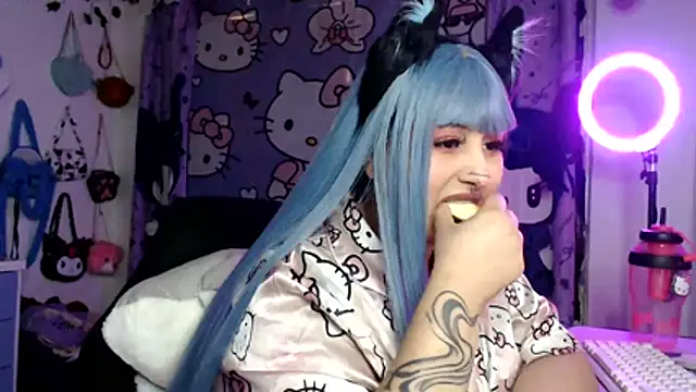 Chat +18 de lussyevans24 ao vivo