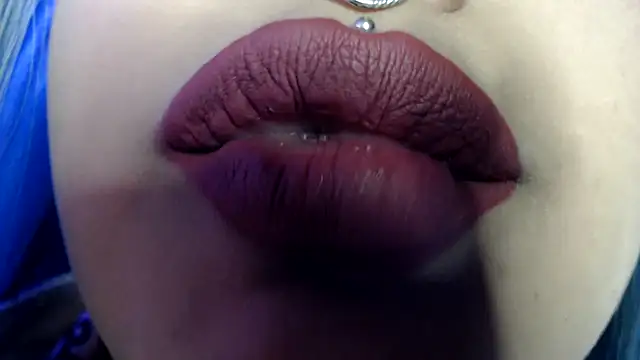 lussyevans24's Live XXX Chat