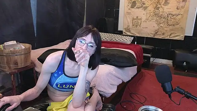 April_Strife Webcamshow