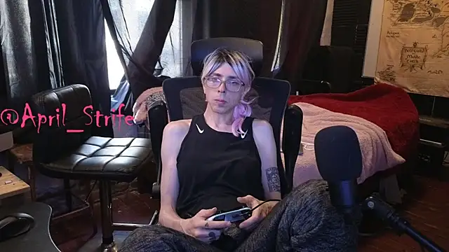 April_Strife Шоу с уебкамера
