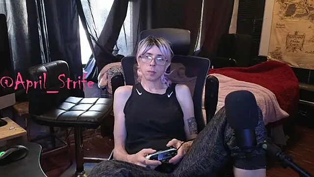 April_Strife Webcamshow