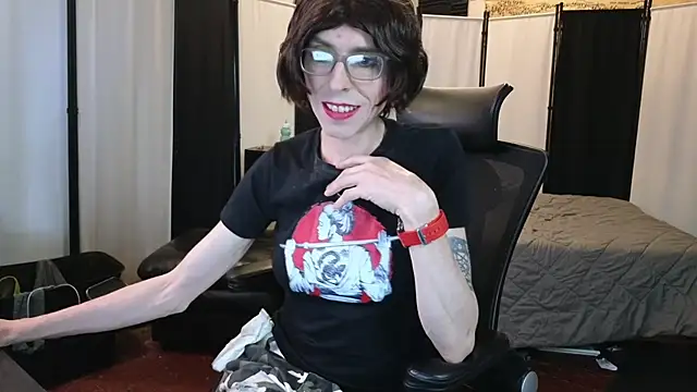 April_Strife Show Webcam