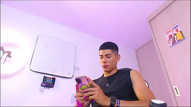 Show modela Valerio_20 na web-kameri