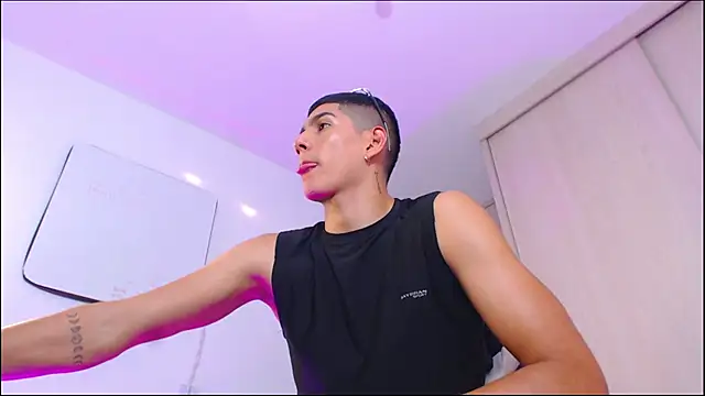 Valerio_20 Adlı Modelin Web Kamerası Şovu
