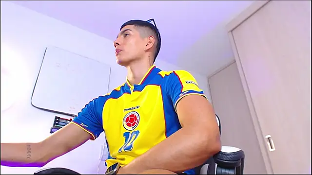 Valerio_20 在線直播表演
