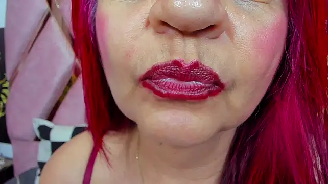 Chat XXX en directo de RoxetteMature