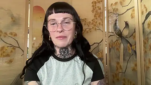 Marcelinegoddess Adlı Modelin Canlı XXX Sohbeti