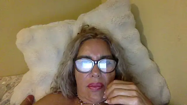 LuluLove6969's Webcam Show