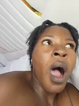 XXX chat uživo modela TrishaKalid