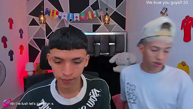 Show modela Juan_Nd_Steven na web-kameri