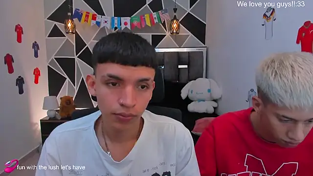 Juan_Nd_Steven: διαδικτυακό σόου στην κάμερα