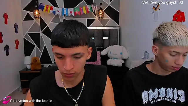 Juan_Nd_Steven: διαδικτυακό σόου στην κάμερα