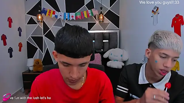 Juan_Nd_Steven: διαδικτυακό σόου στην κάμερα