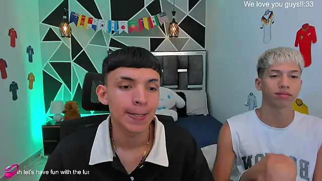 Show modela Juan_Nd_Steven na web-kameri