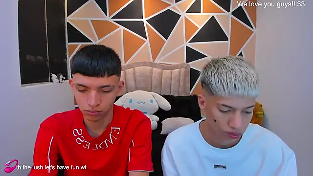 Juan_Nd_Steven: διαδικτυακό σόου στην κάμερα