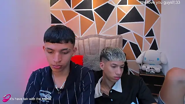 Juan_Nd_Steven: διαδικτυακό σόου στην κάμερα