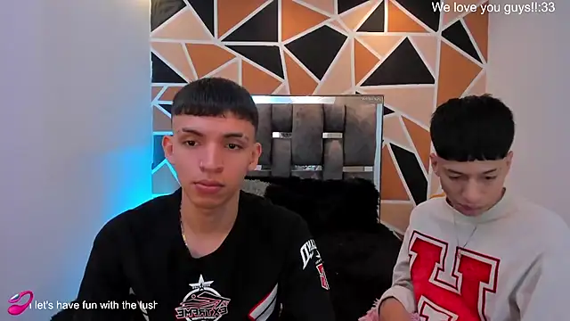 Juan_Nd_Steven: διαδικτυακό σόου στην κάμερα