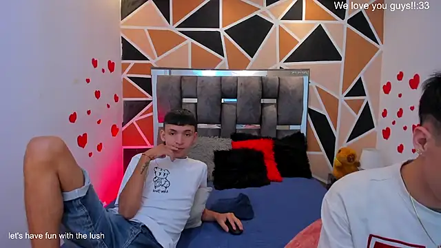 Juan_Nd_Steven: διαδικτυακό σόου στην κάμερα