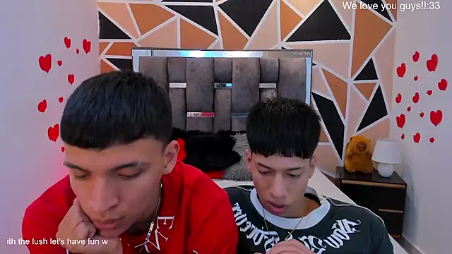 Juan_Nd_Steven: διαδικτυακό σόου στην κάμερα