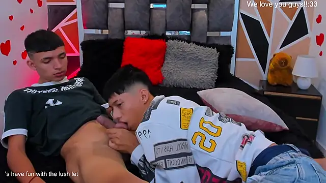 Juan_Nd_Steven's Webcam Show