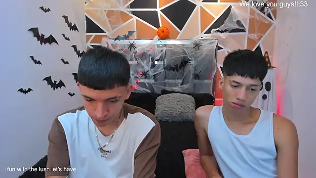Juan_Nd_Steven: διαδικτυακό σόου στην κάμερα