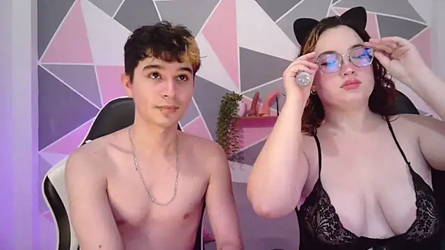 AndrewAnndCherry's Live XXX Chat