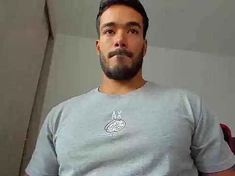Alexander_Martines: διαδικτυακό σόου στην κάμερα