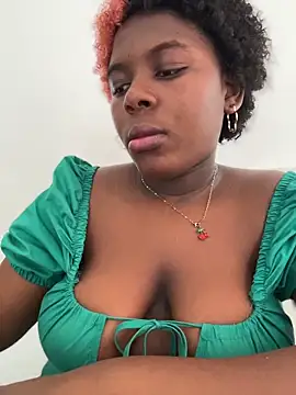 Lilith_alouqua Adlı Modelin Canlı XXX Sohbeti