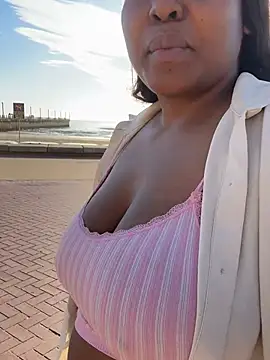 Katie_lips Show Webcam