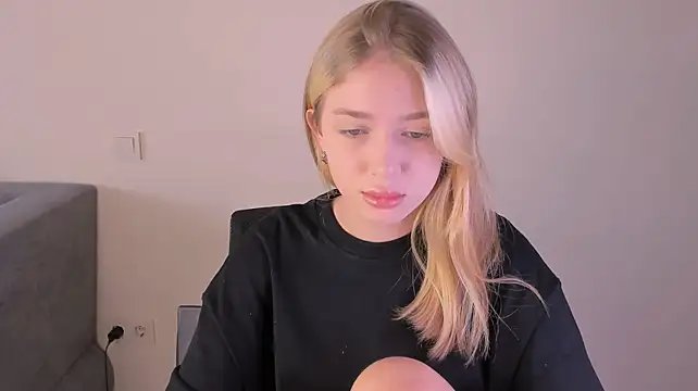 Онлайн чат XXX ElleLuv_