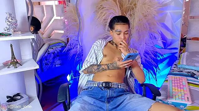 Jonesliam23's Live XXX Chat