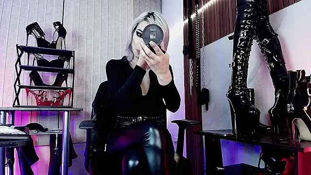 missdarkladyのライブXXXチャット