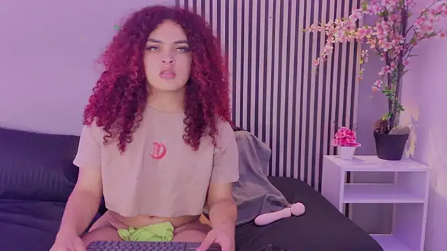 KarineWine Show in webcam
