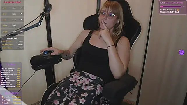 Lilithstarfall Show in webcam