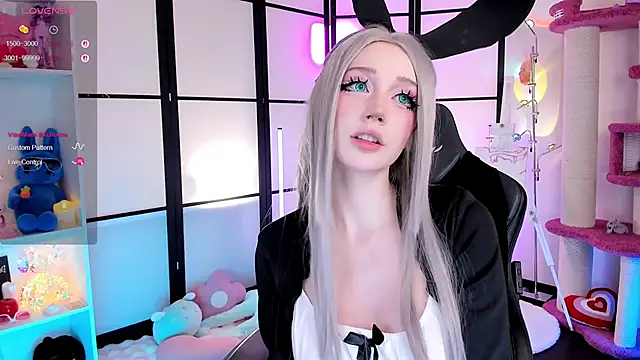 MilkyCute 在線直播表演