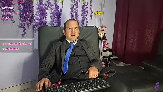 Show modela GreisyAndHazzan na web-kameri